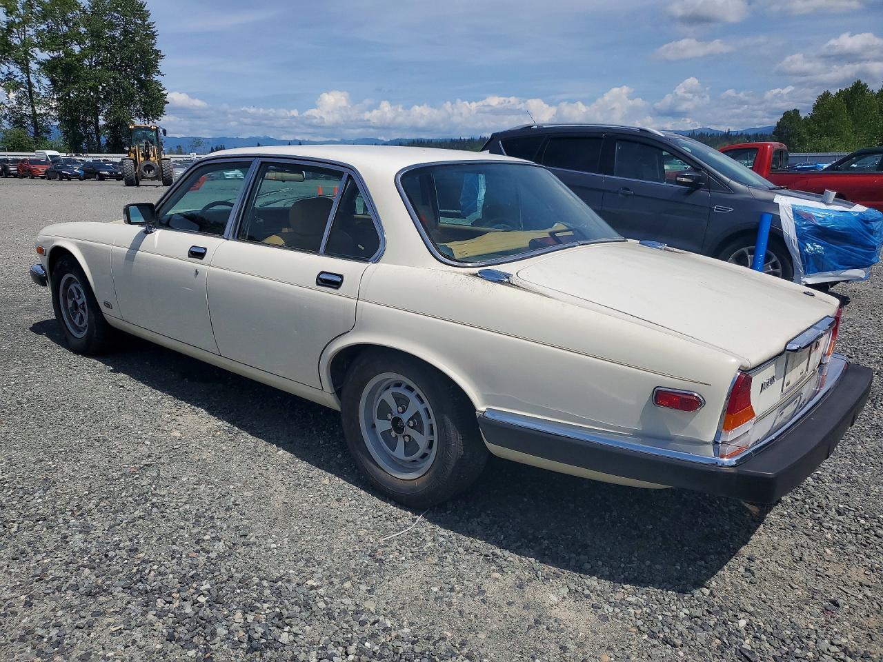 Jaguar Xj6