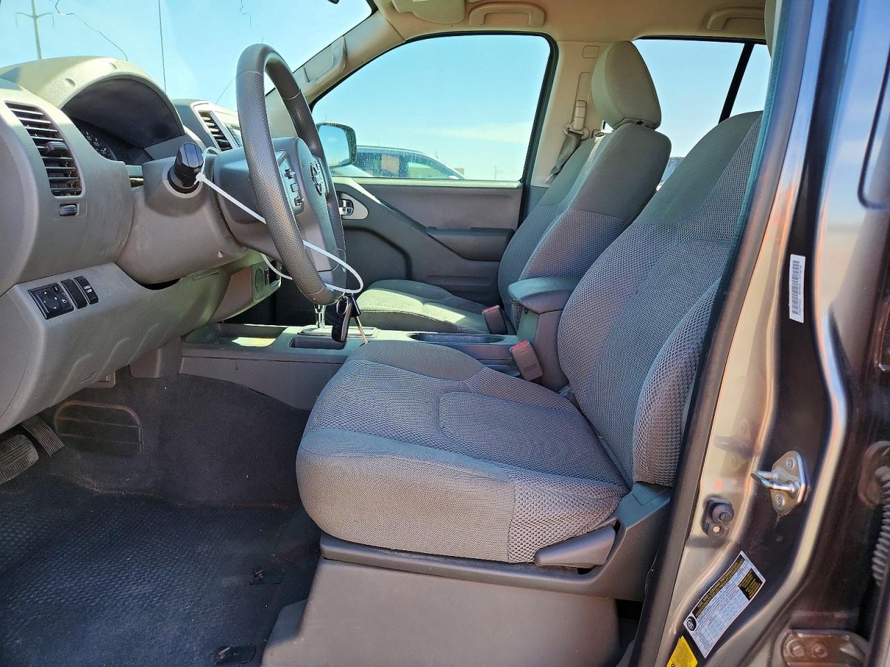 Nissan Frontier Sv
