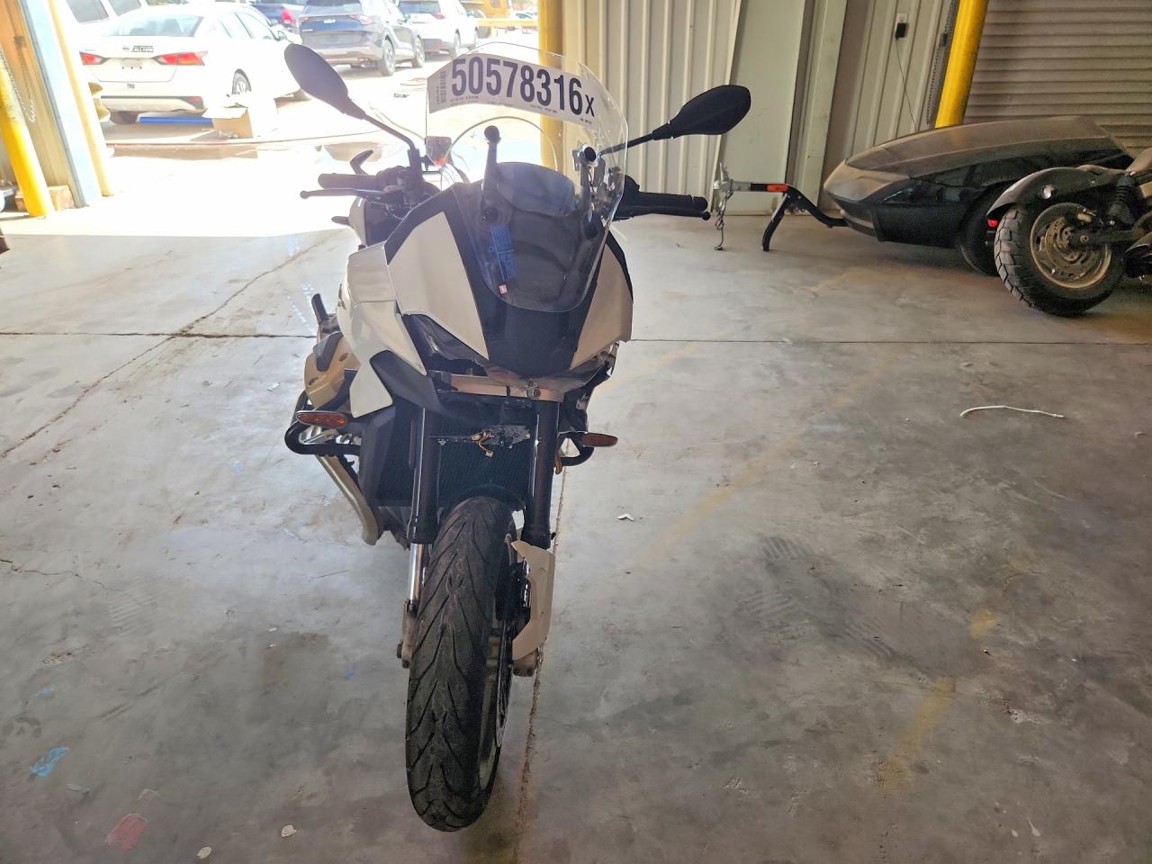 Moto Guzzi V100 Mandello