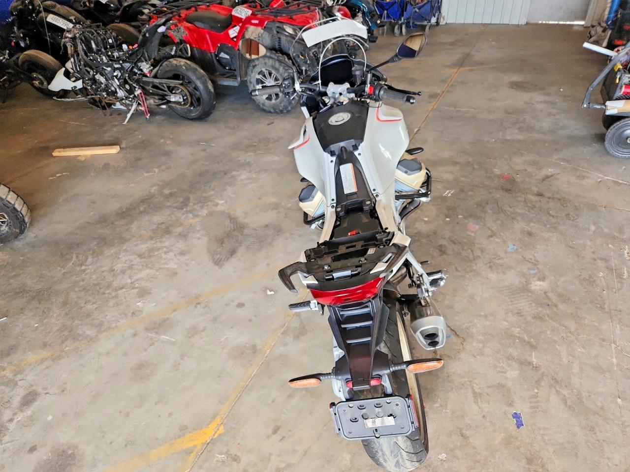 Moto Guzzi V100 Mandello