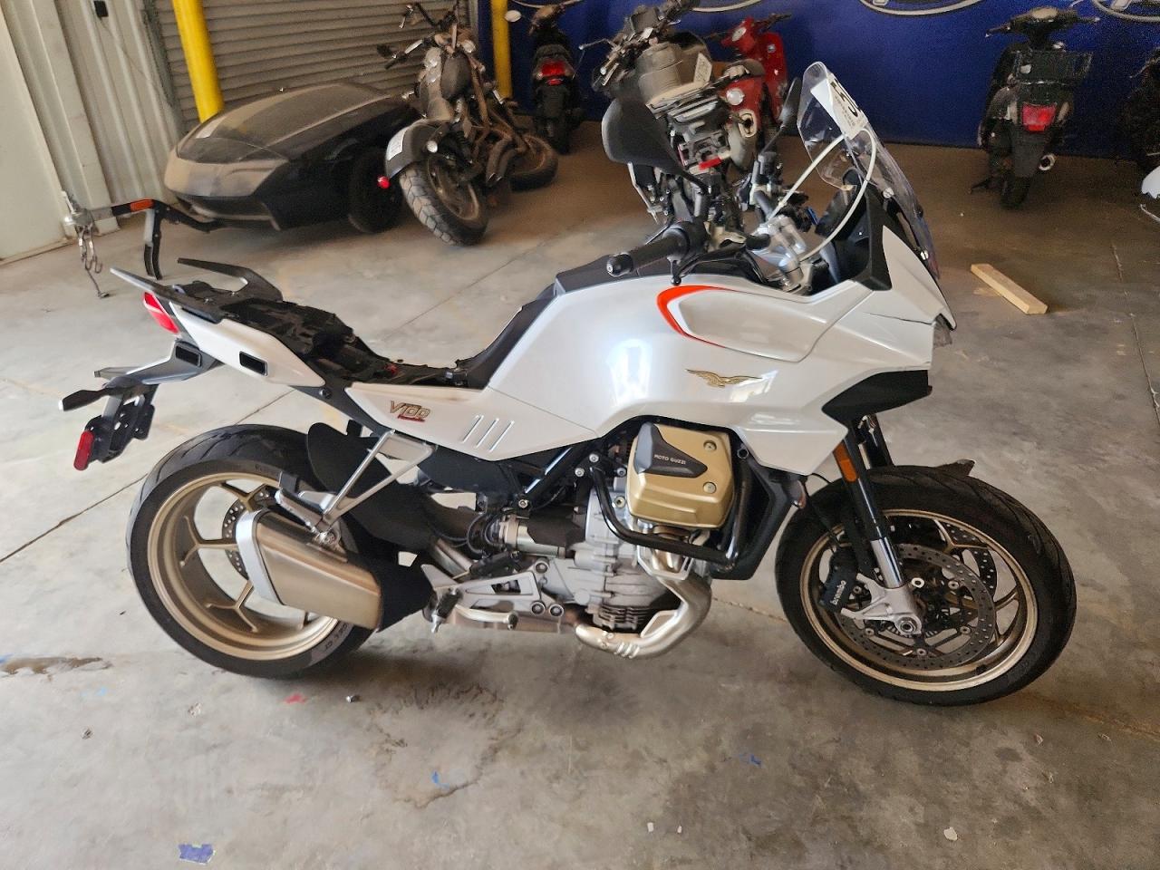 Salvage Moto Guzzi V100 Image
