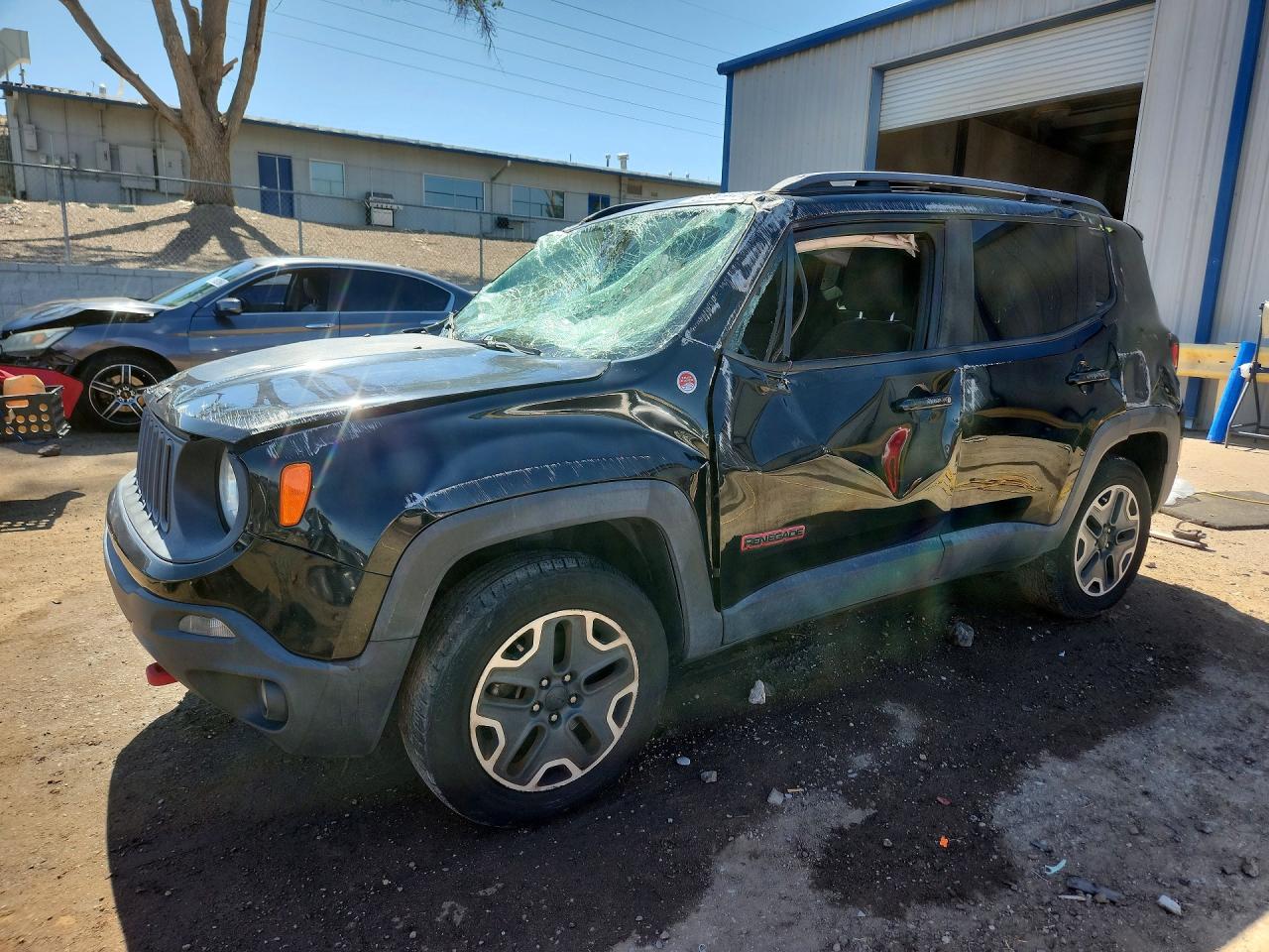 Salvage Jeep Renegade Image
