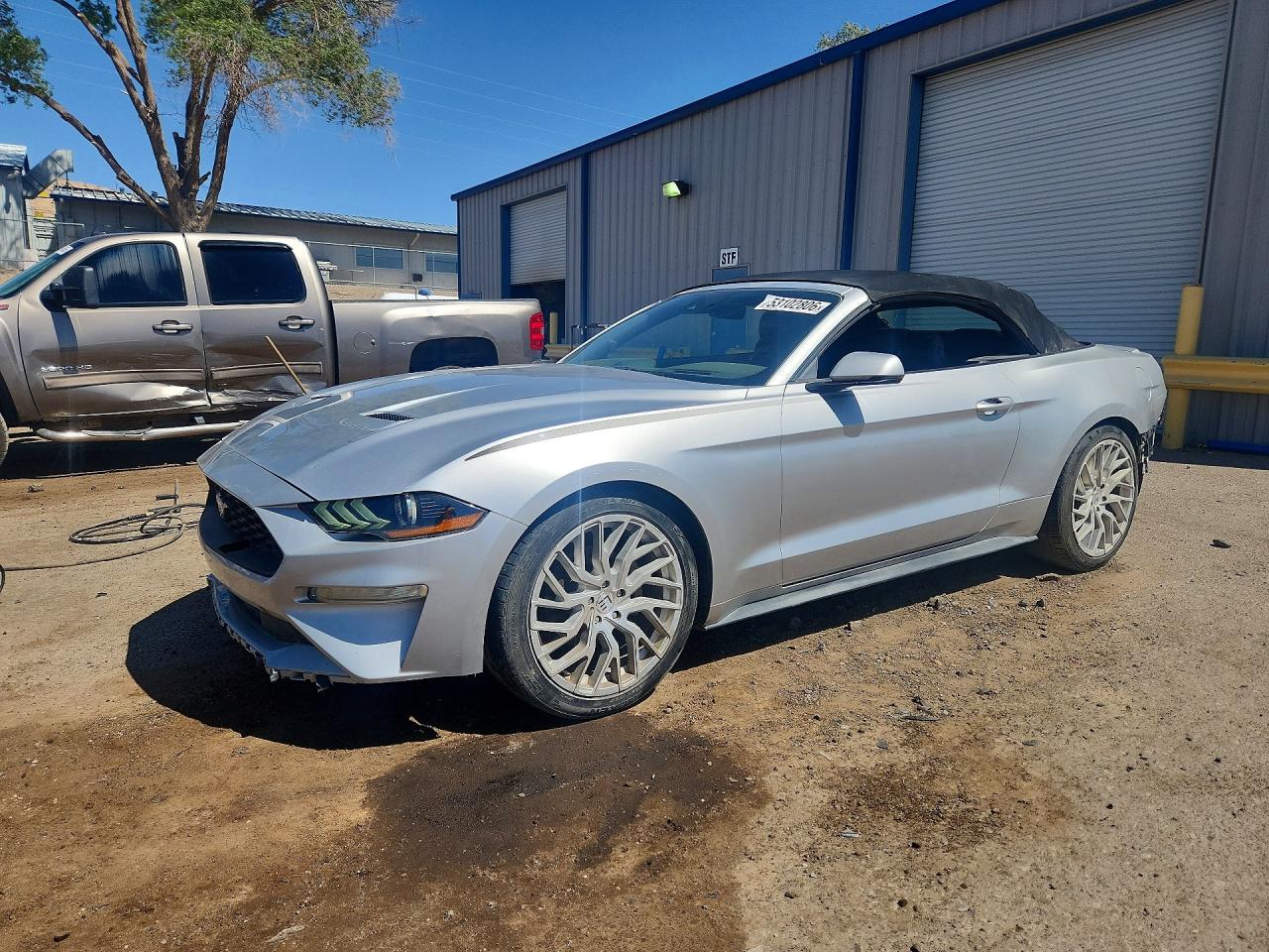 Salvage Ford Mustang Image