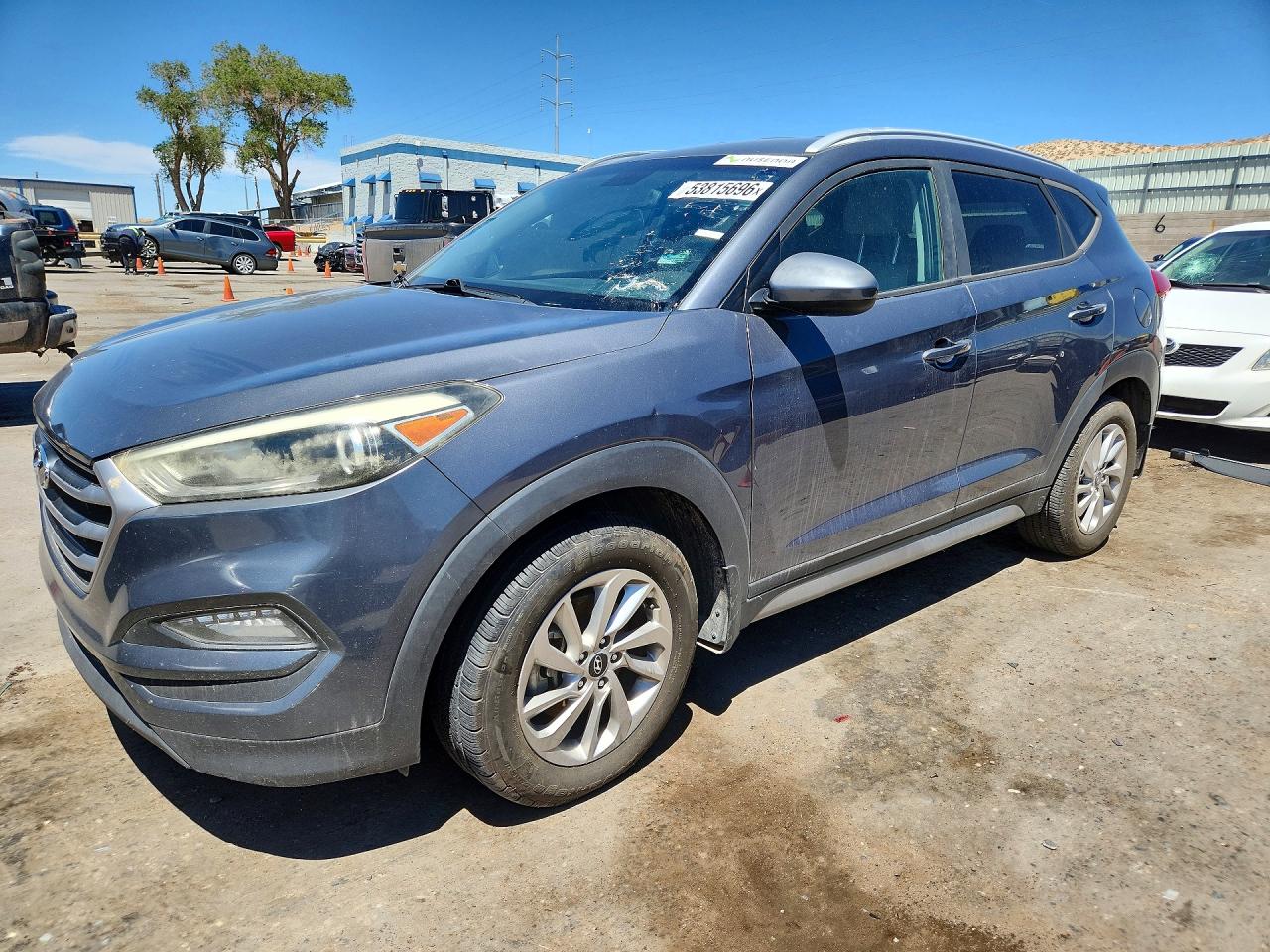 Salvage Hyundai TUCSON Image