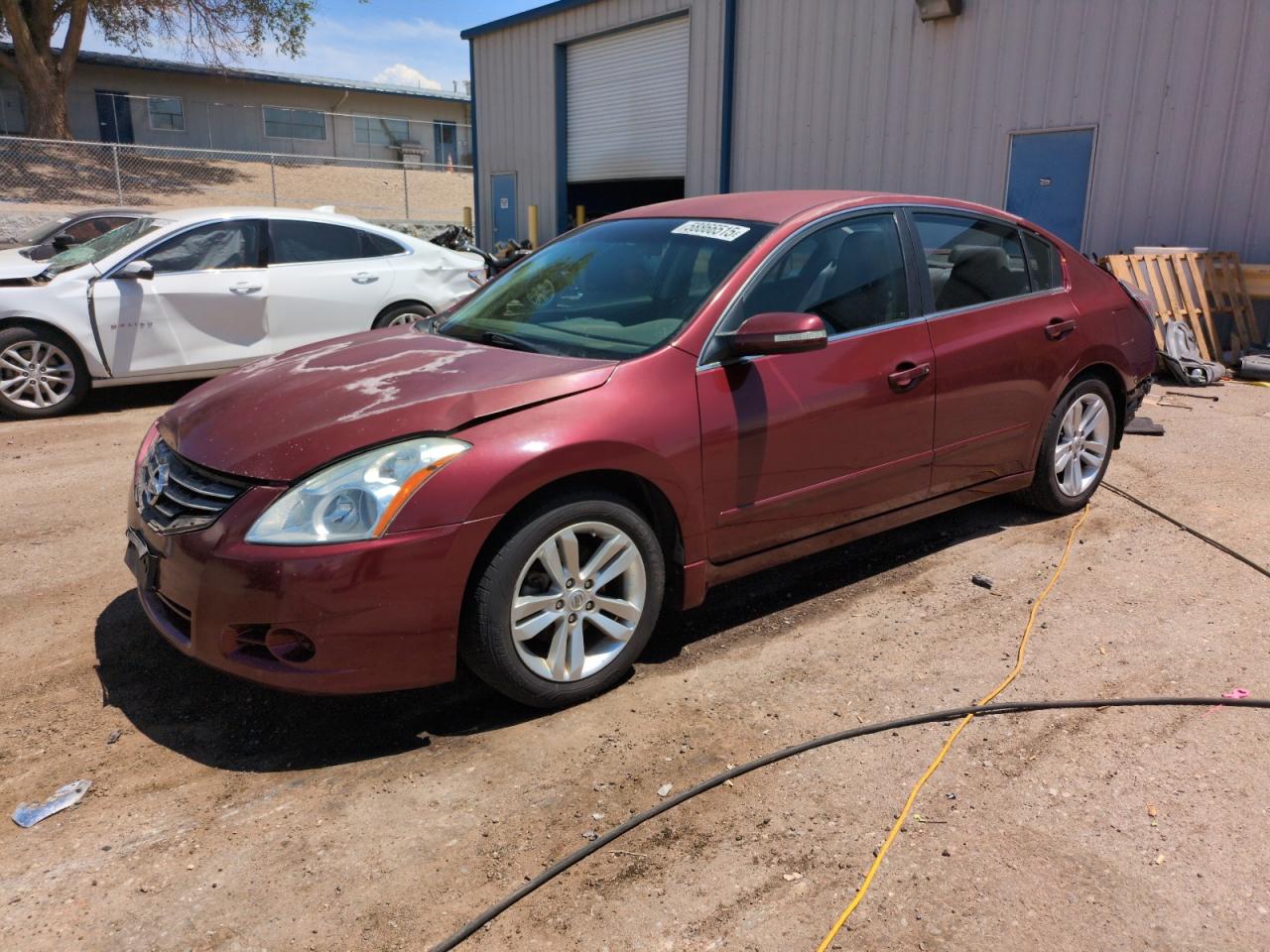 Salvage Nissan Altima Image