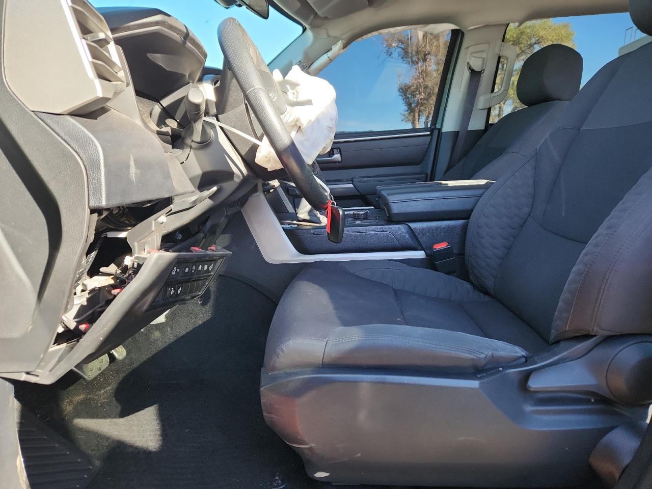 Toyota Tundra Crewmax Sr5