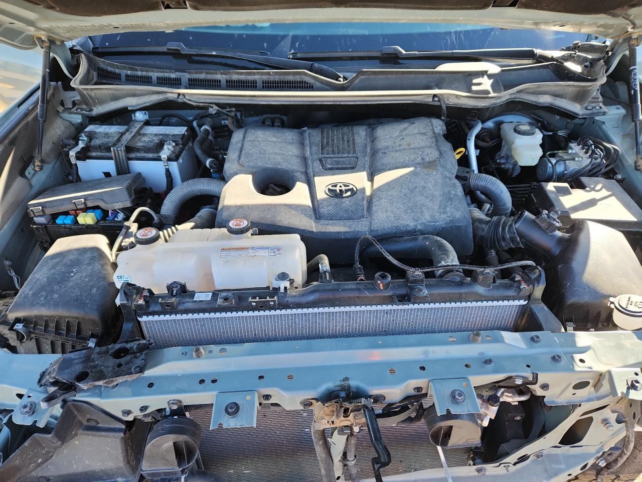 Toyota Tundra Crewmax Sr5