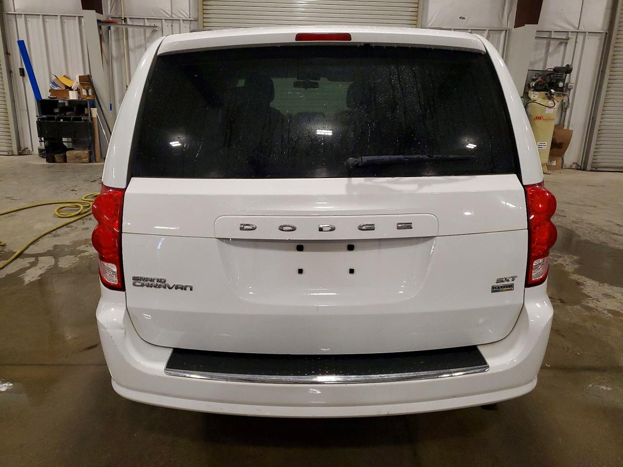 Dodge Caravan Sxt