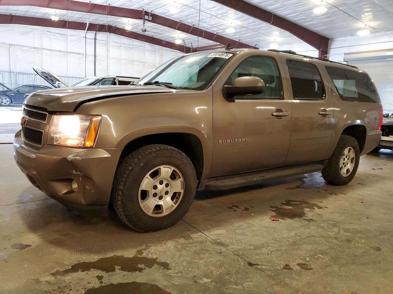 Salvage Chevrolet Suburban Image