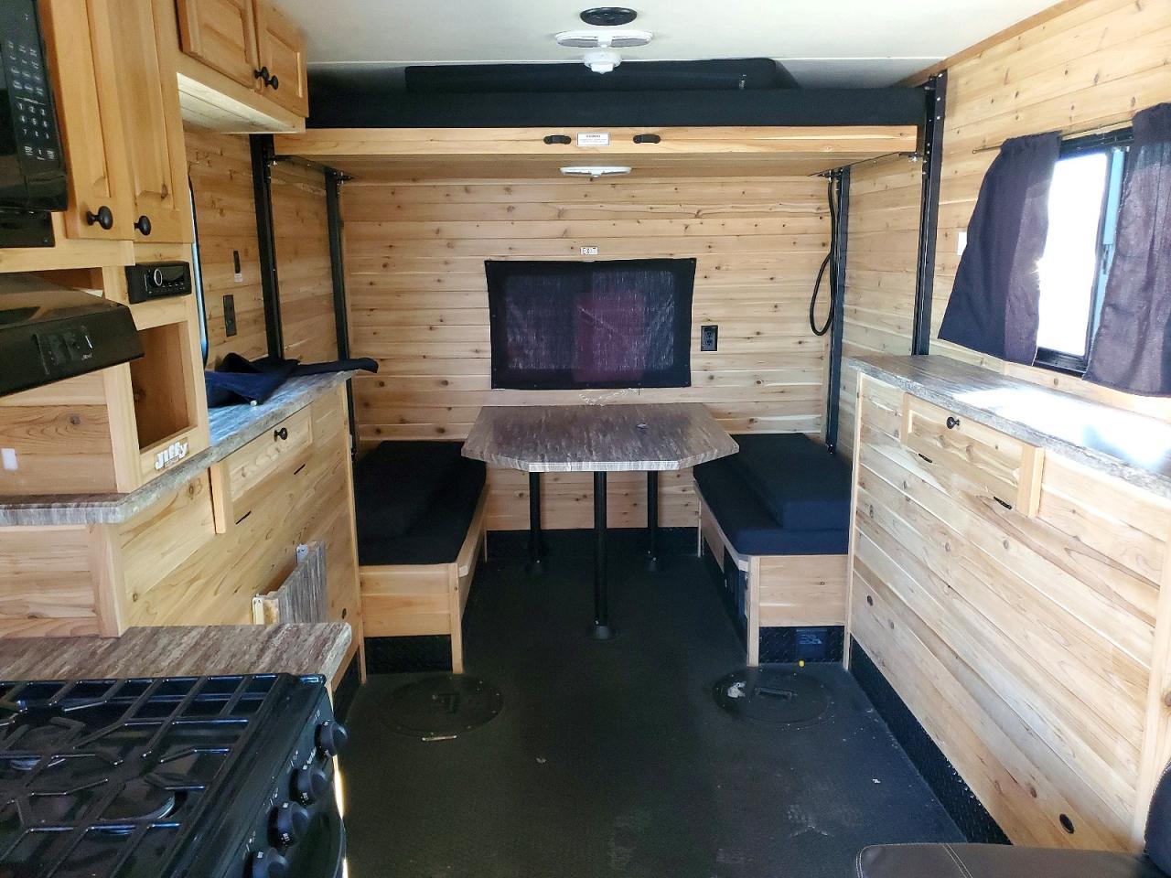 Glacier Ice House Recreation