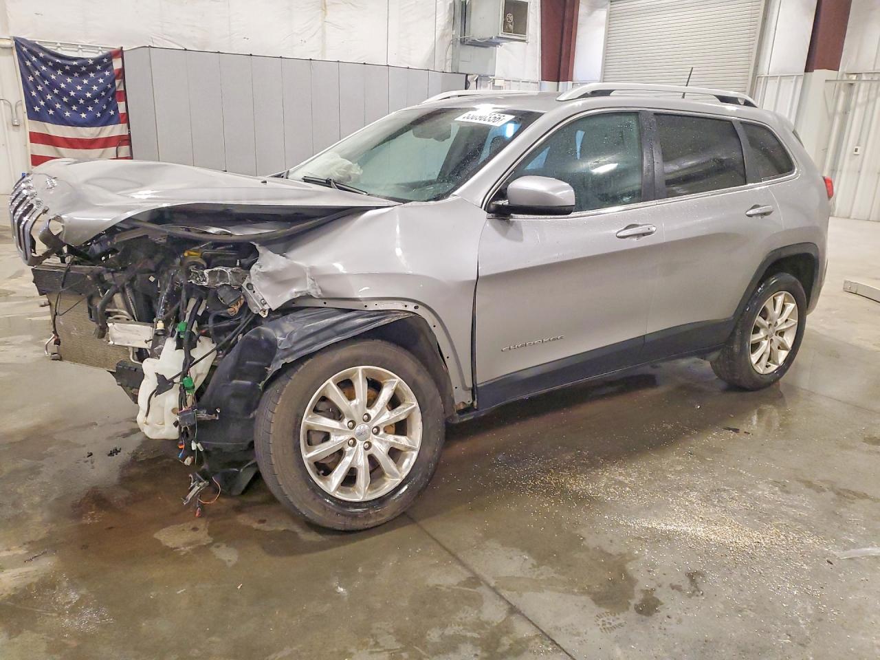Salvage Jeep Grand Cherokee Image