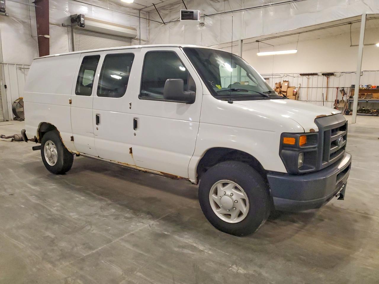 Ford Econoline E250 Van