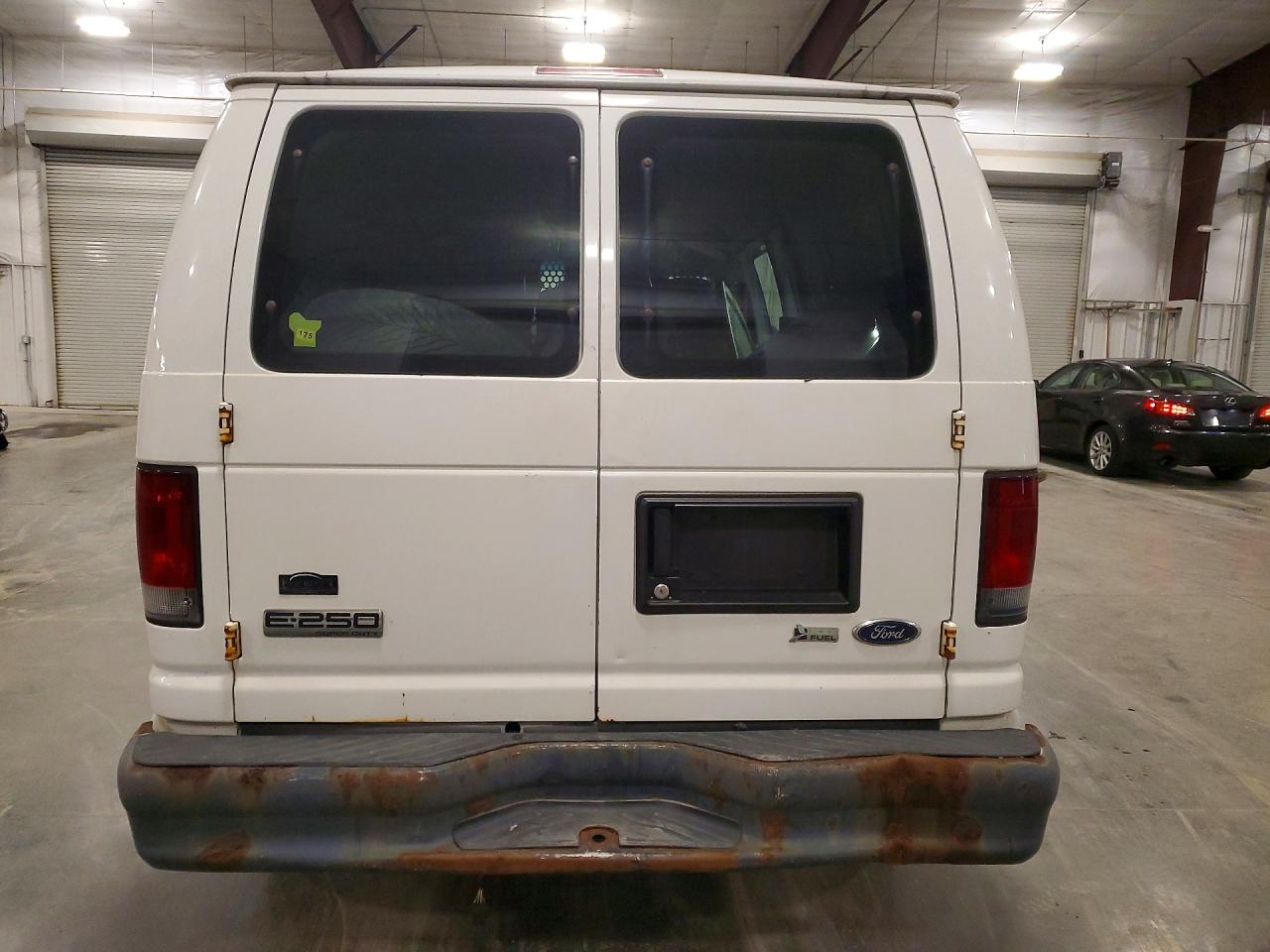 Ford Econoline E250 Van