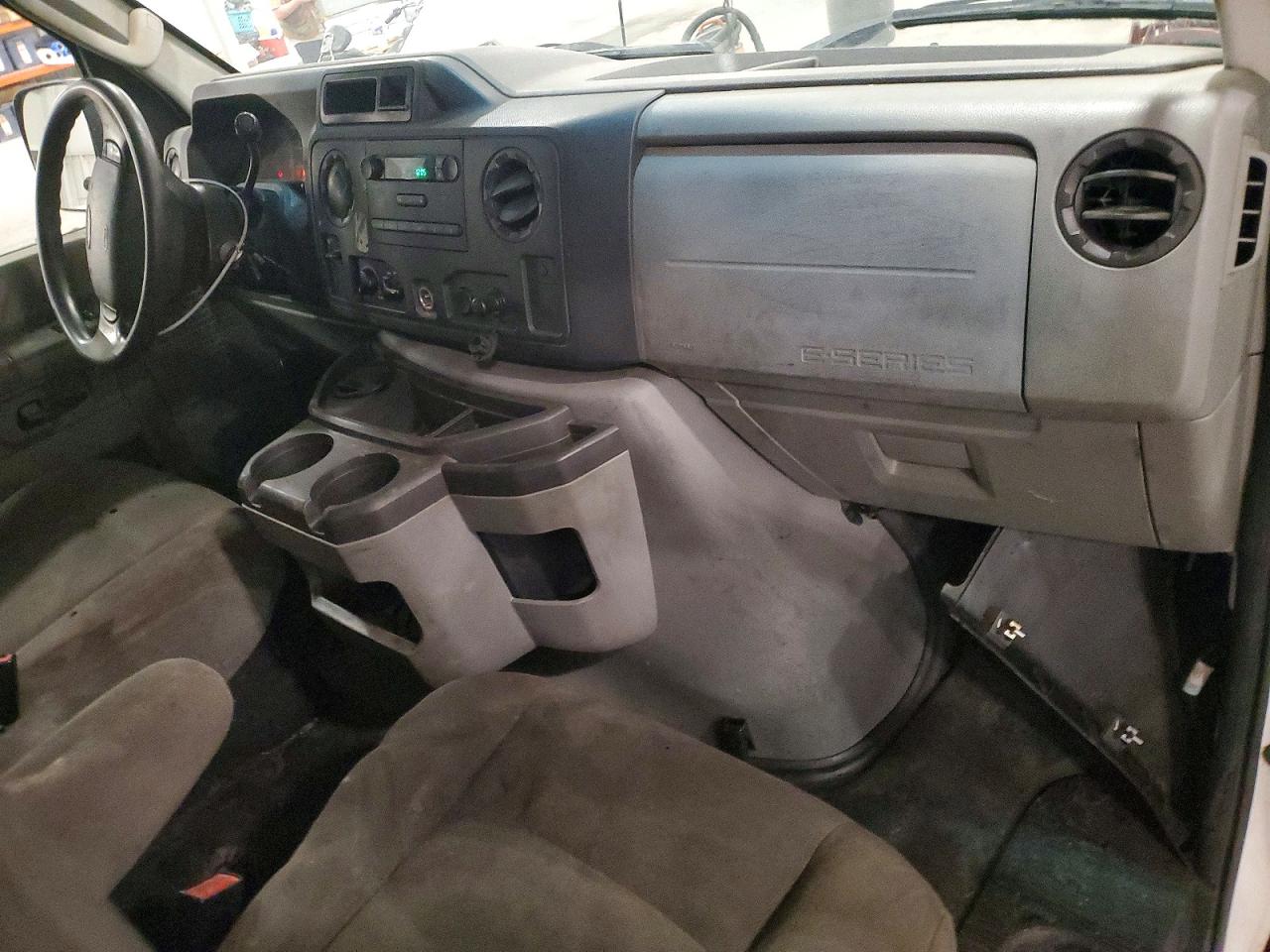 Ford Econoline E250 Van