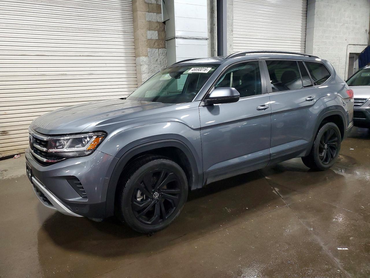 Salvage Volkswagen Atlas Image