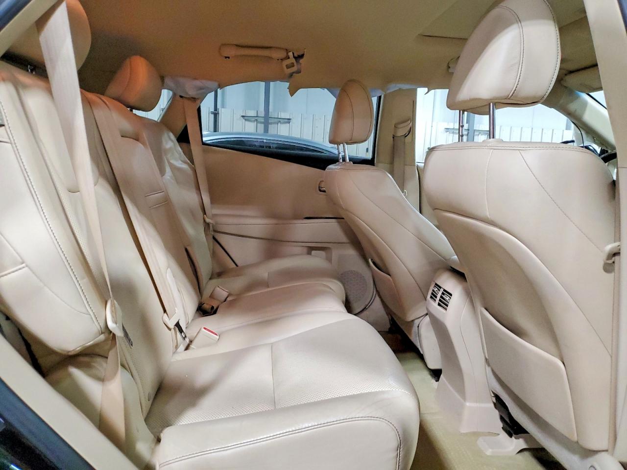 Lexus RX Base