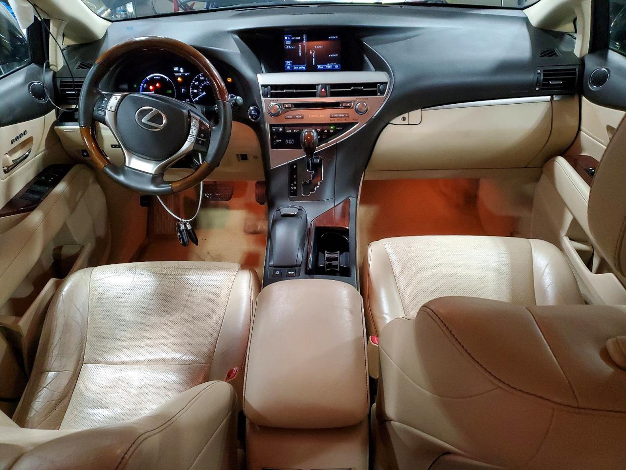 Lexus RX Base