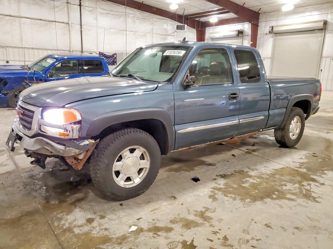 Salvage GMC Sierra Image