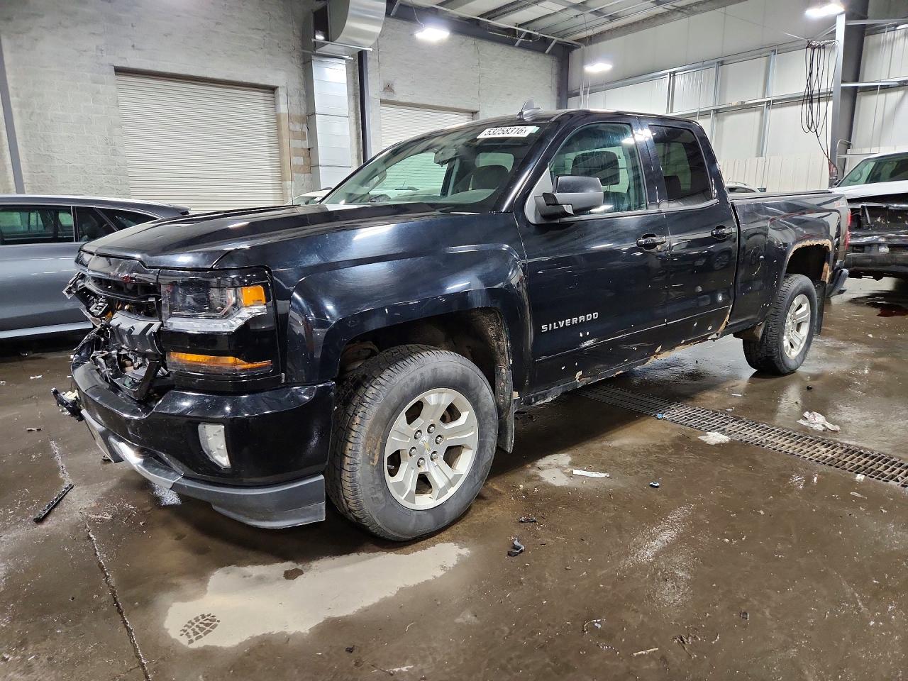 Salvage Chevrolet Silverado Image
