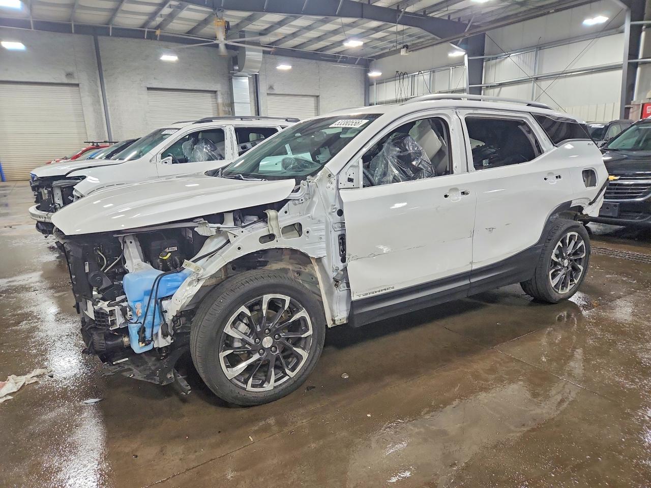 Salvage GMC Terrain Image