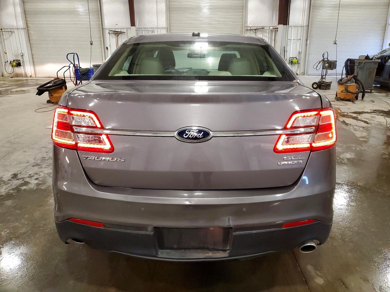 Ford Taurus Sel