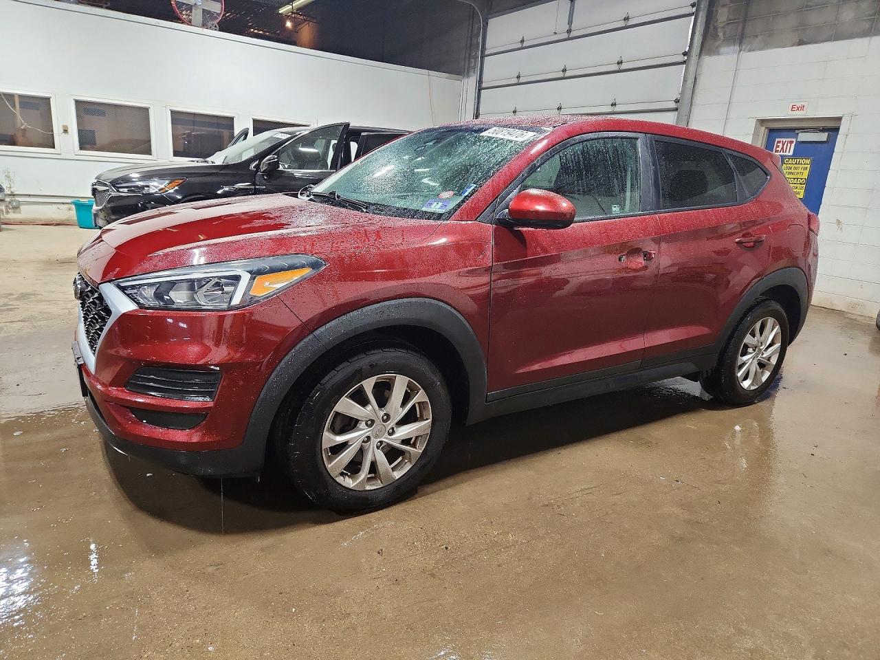 Salvage Hyundai TUCSON Image