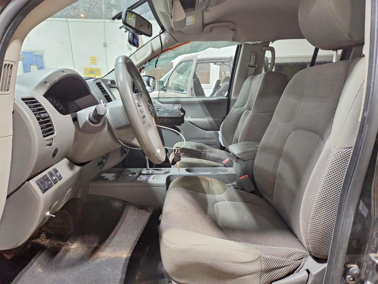 Nissan Frontier Sv