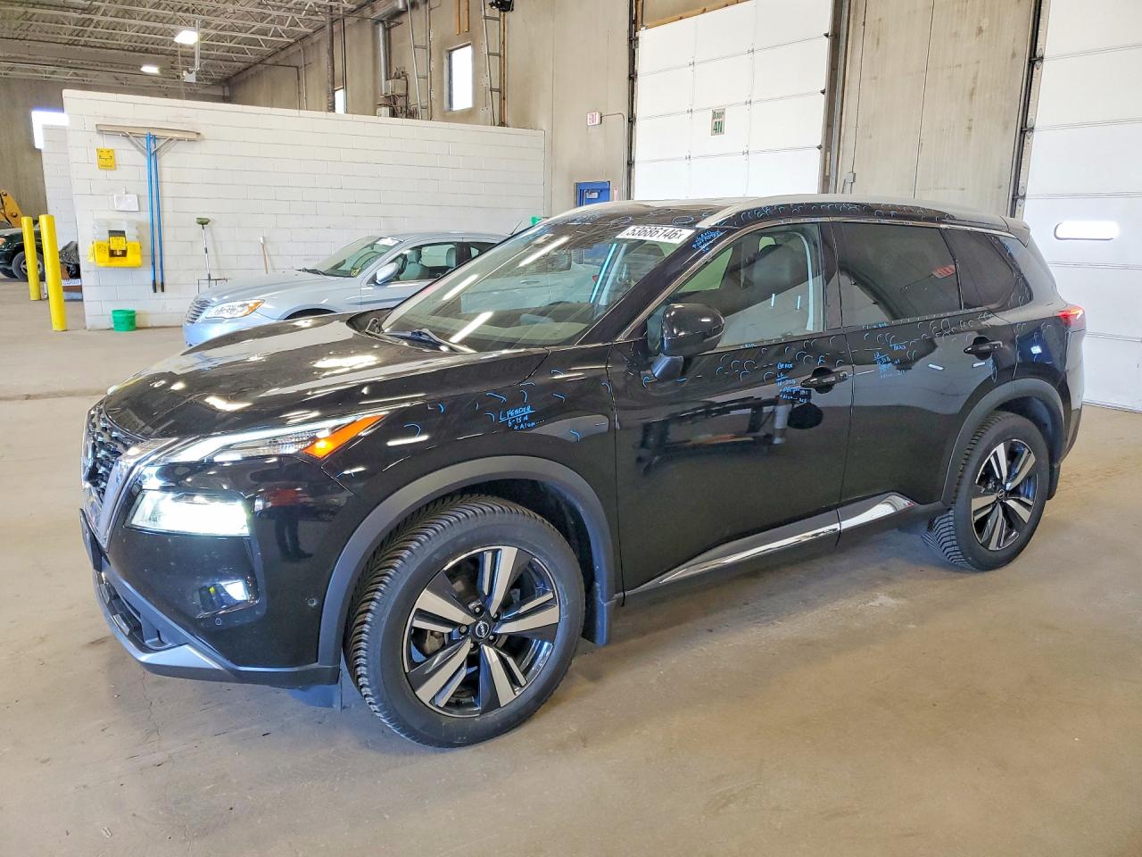 Salvage Nissan Rogue Image
