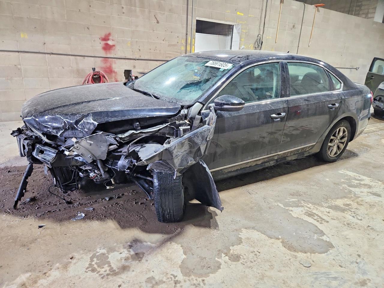 Salvage Volkswagen Passat Image