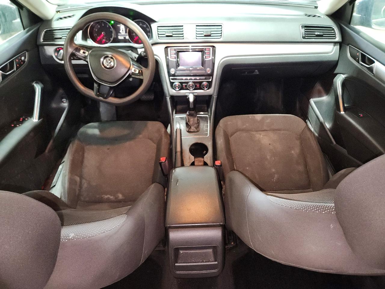 Volkswagen Passat S