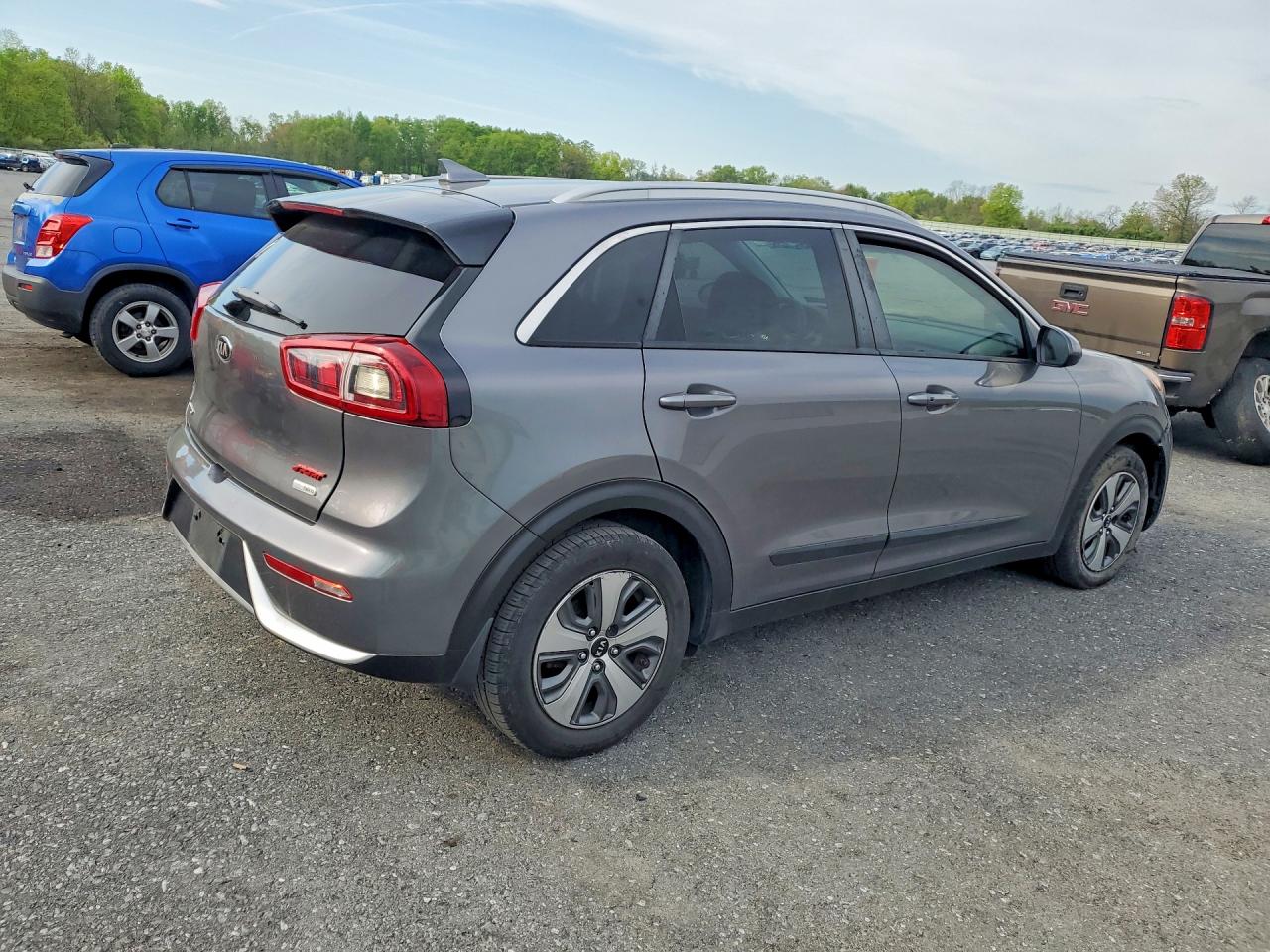 Kia Niro Lx