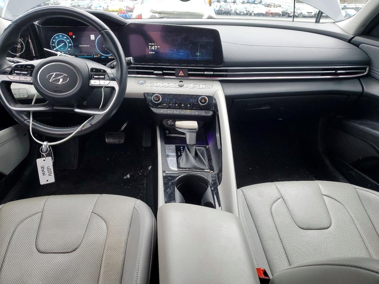 Hyundai ELANTRA Limited