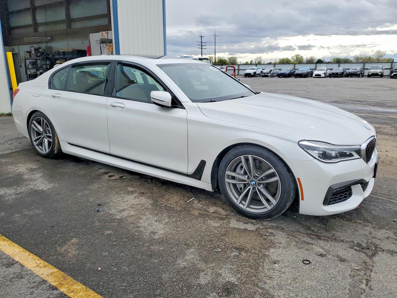 BMW 7 Series Xi