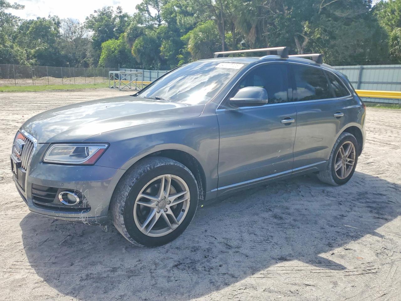 Salvage Audi Q5 Image