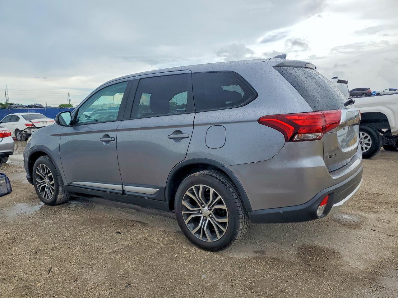 Mitsubishi Outlander Es