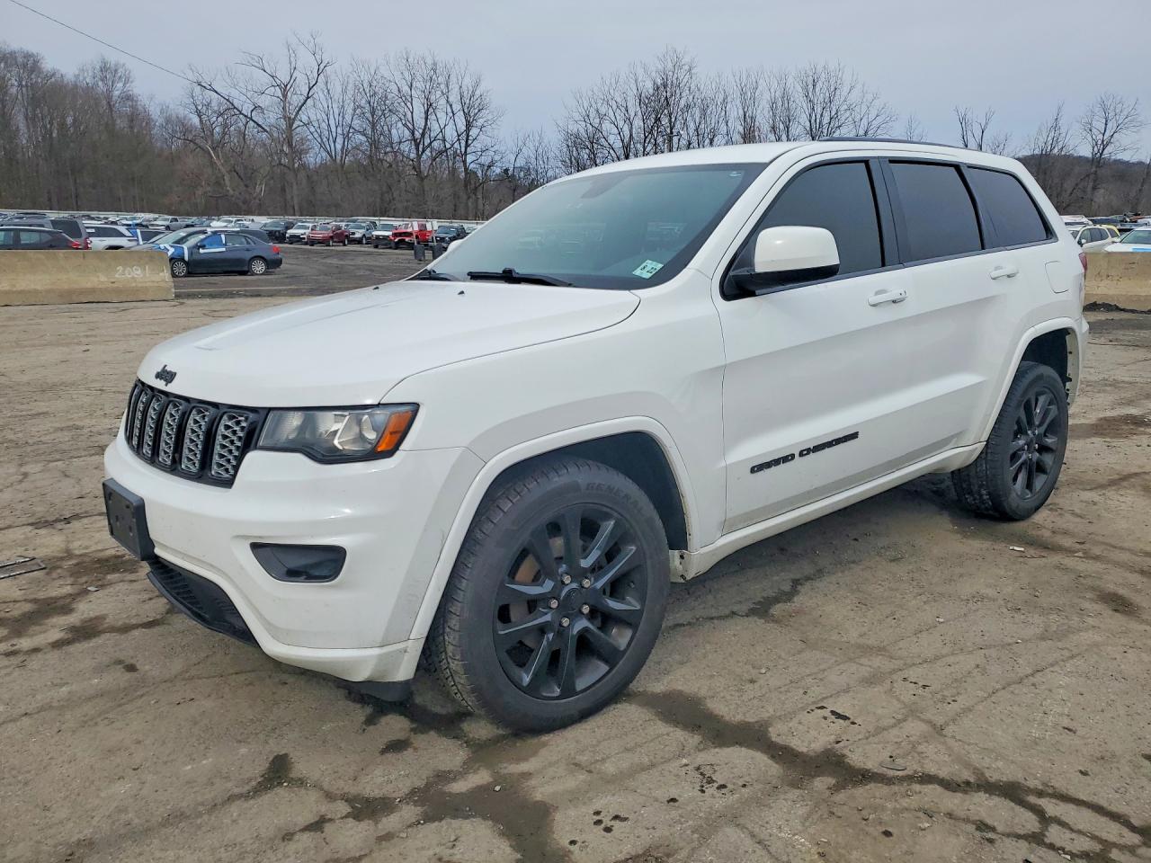 Salvage Jeep Grand Cherokee Image