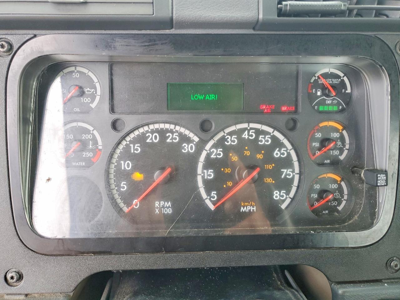 Freigliner Cascadia 125