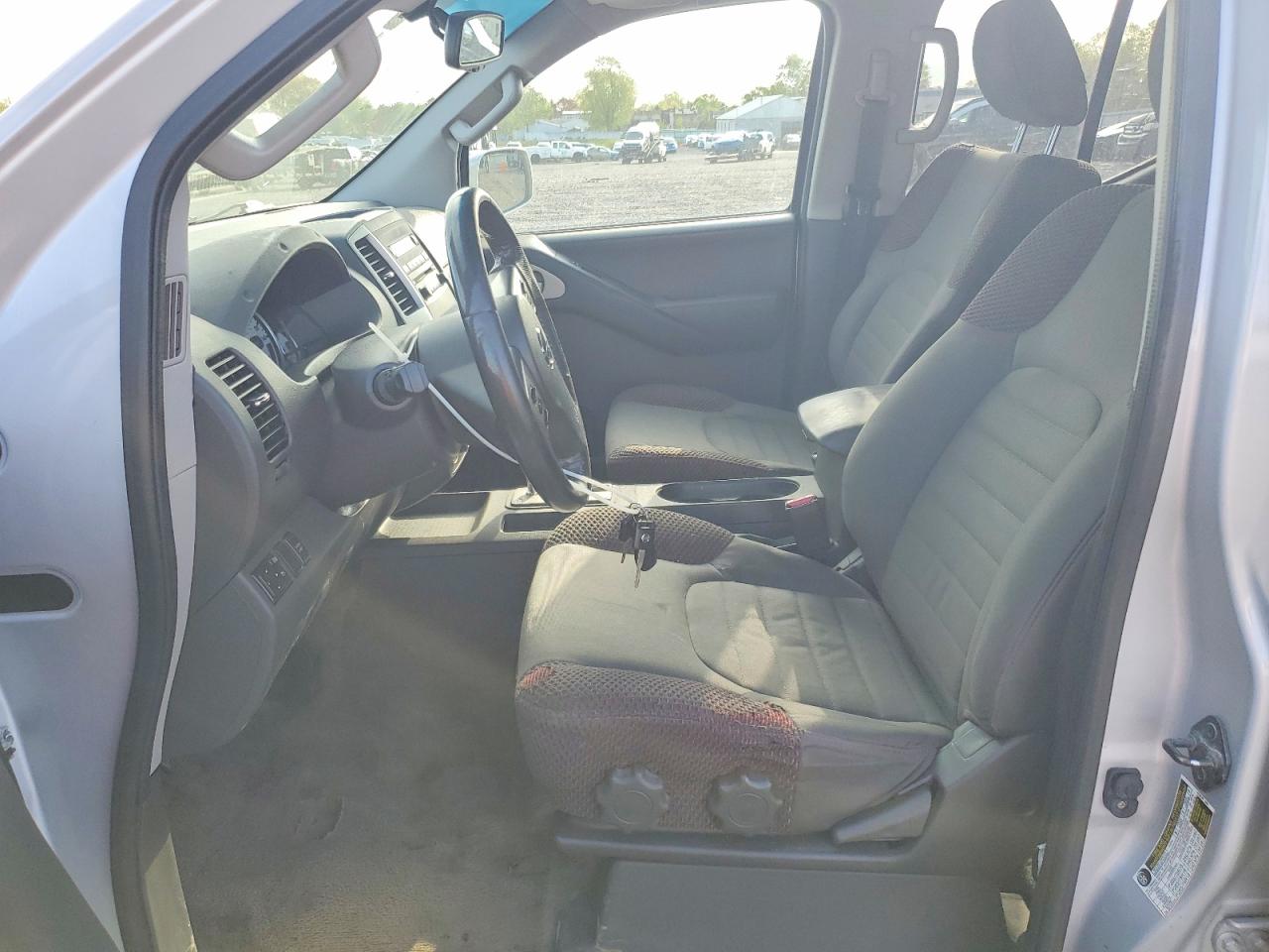 Nissan Frontier S