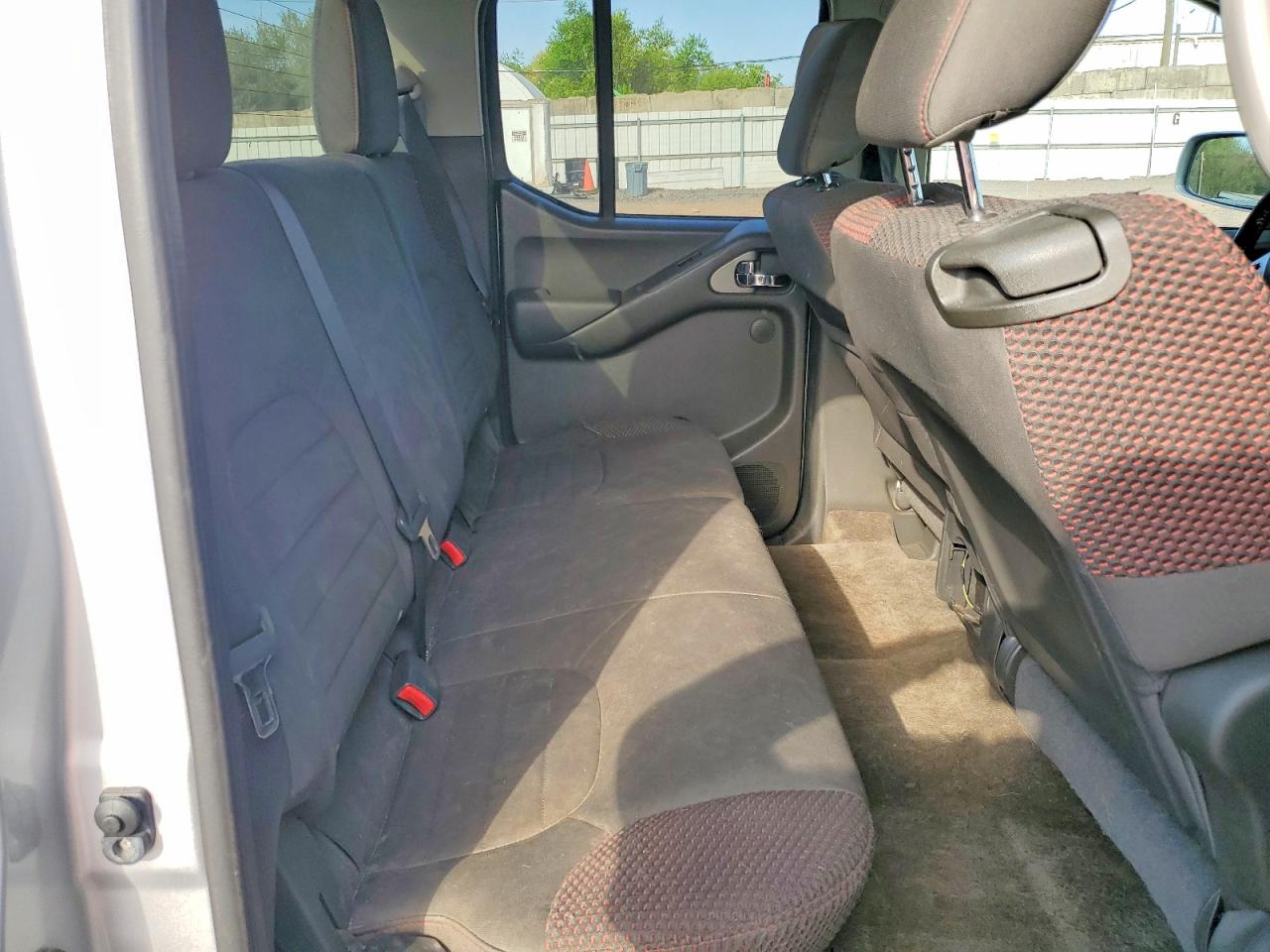 Nissan Frontier S