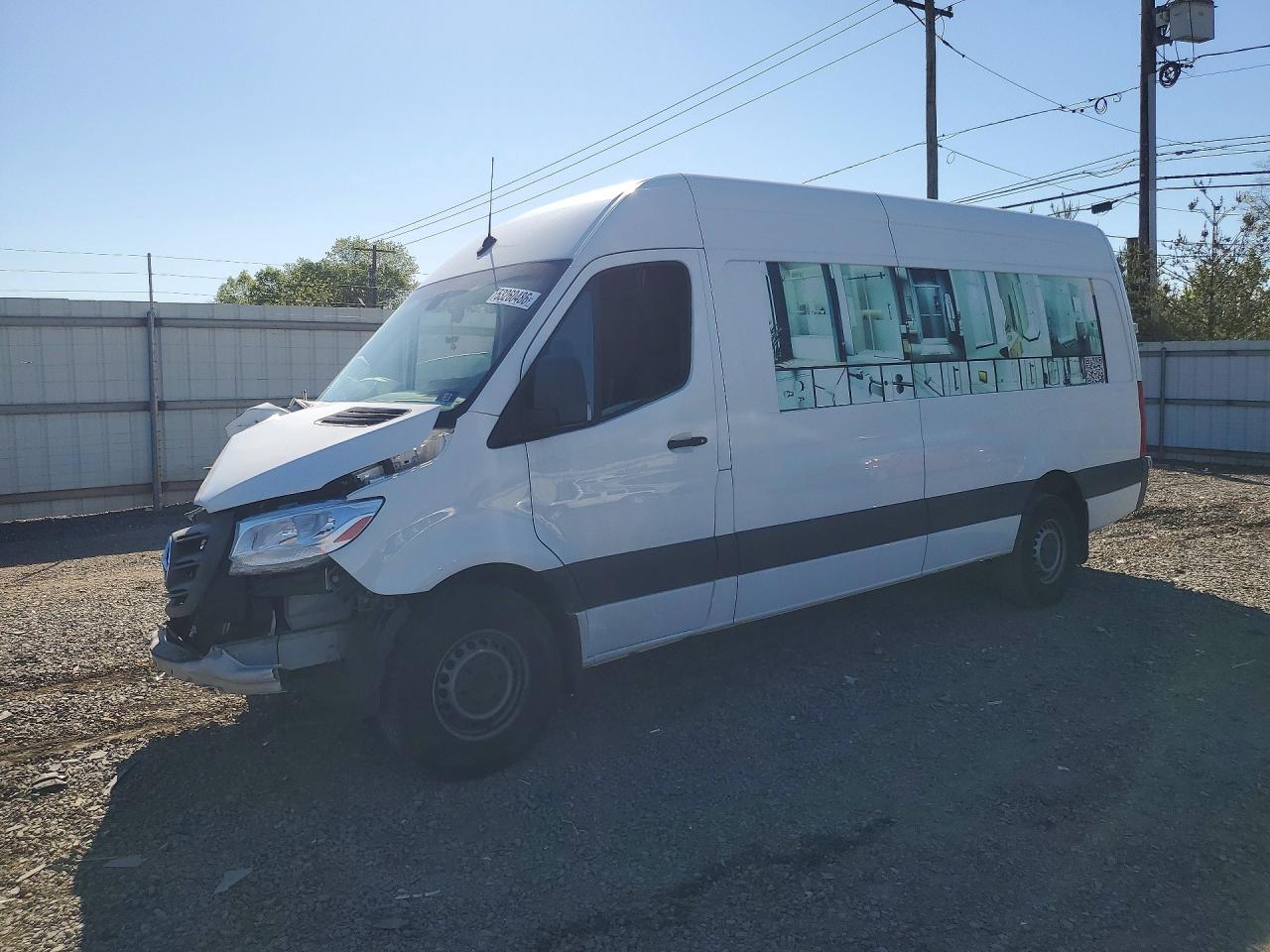 Salvage Mercedes-Benz Sprinter Image