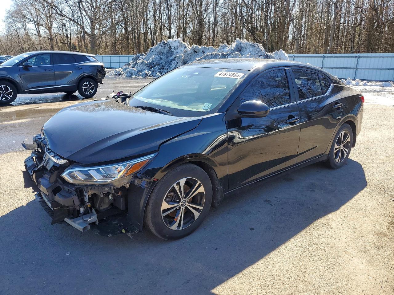 Salvage Nissan Sentra Image