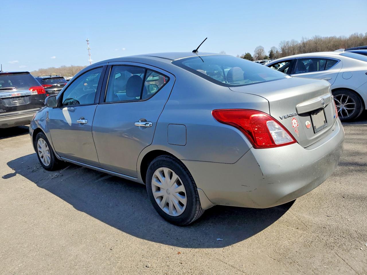 Nissan Versa 1.6 S