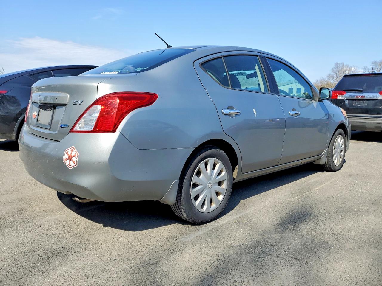 Nissan Versa 1.6 S