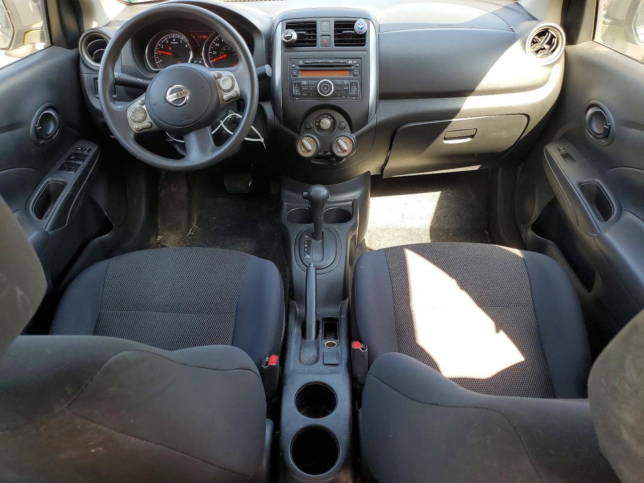 Nissan Versa 1.6 S