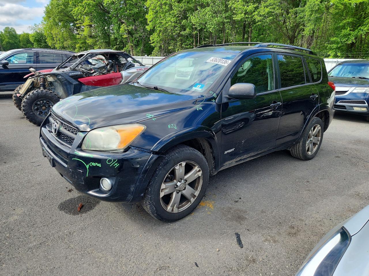 Salvage Toyota RAV4 Image