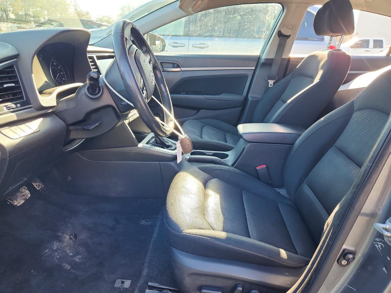 Hyundai ELANTRA Value Edition