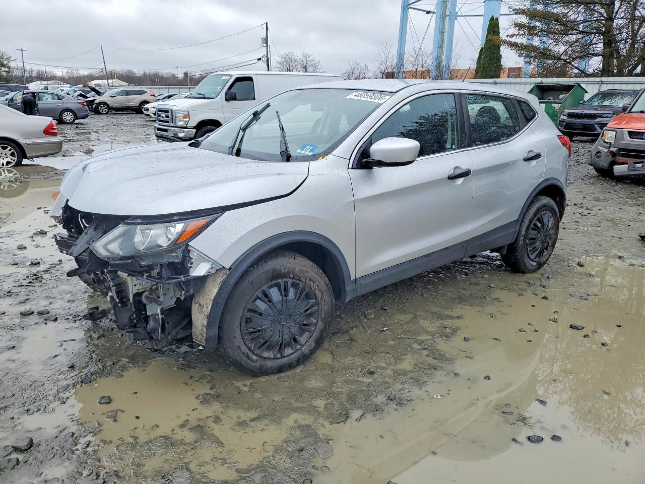 Salvage Nissan Rogue Image