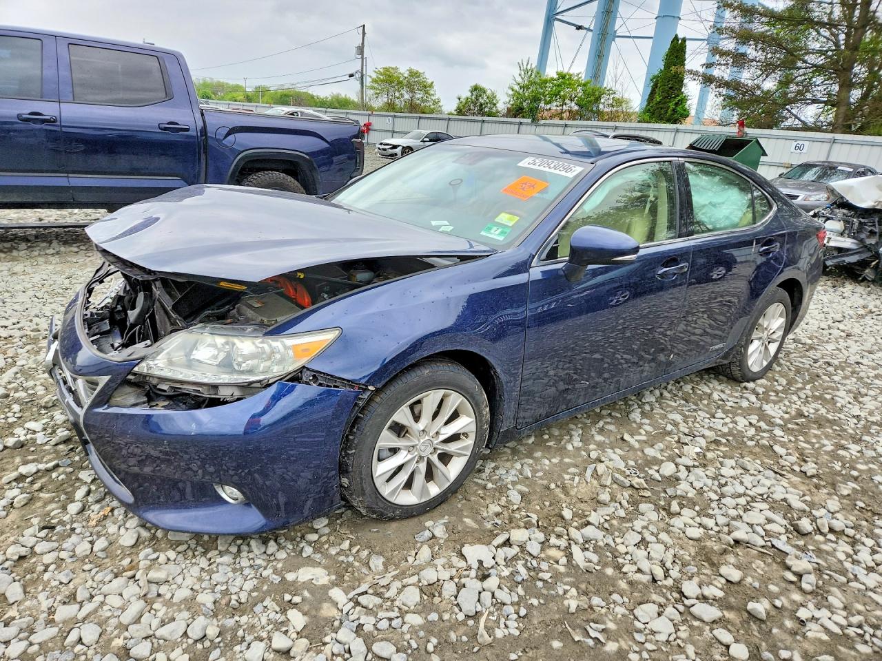 Salvage Lexus Es Image