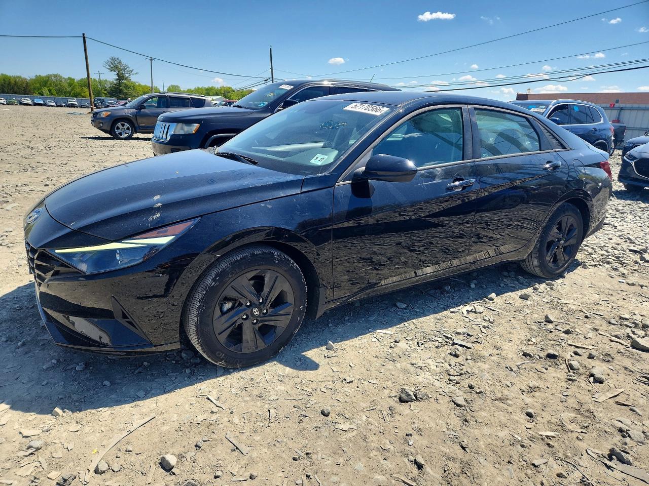 Salvage Hyundai ELANTRA Image