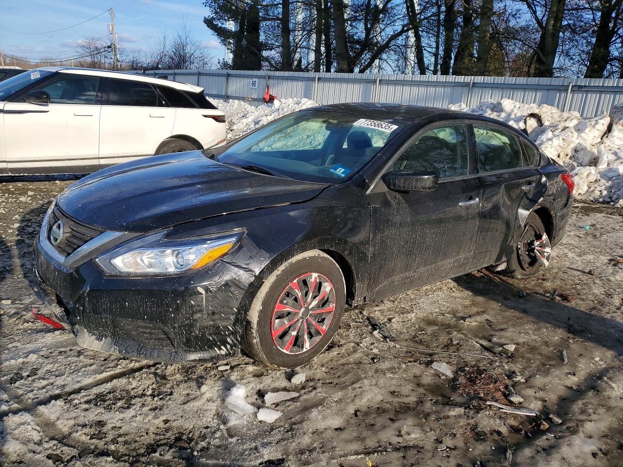 Salvage Nissan Altima Image